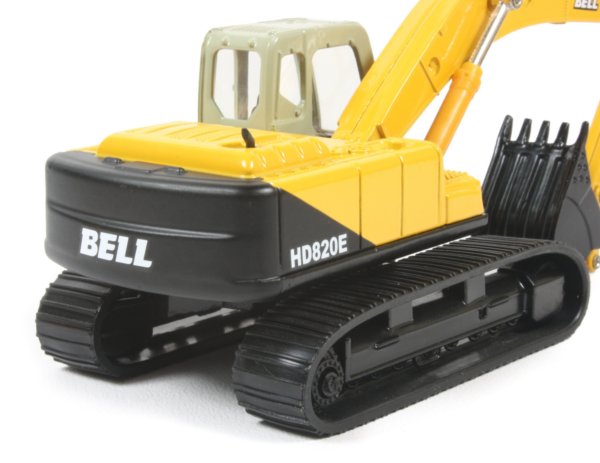 Bell HD820E Tracked Excavator