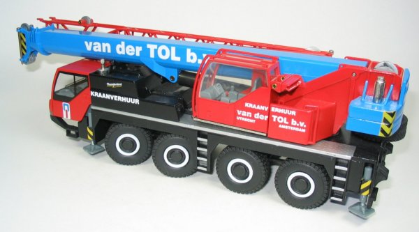 Liebherr LTM1060-2 - Van Der Tol