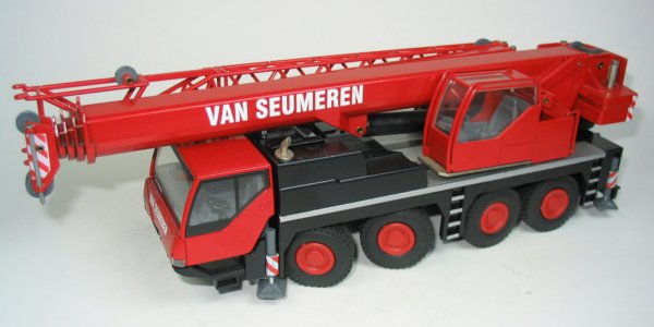 Liebherr LTM1060-2 - Van Seumeren