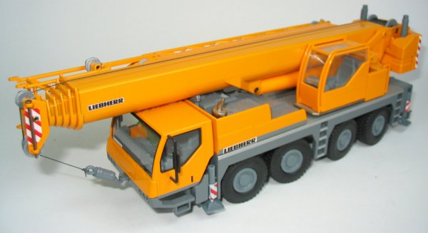 Liebherr LTM1070-4.1 Mobile Crane