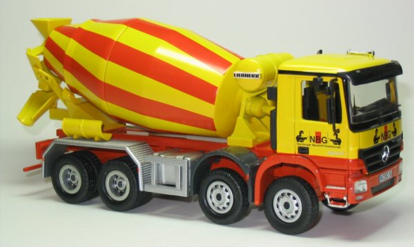 Liebherr HTM904 mixer in "NBG" livery