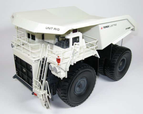 MT4400AC Mining Truck