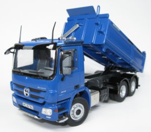 Actros 3-axle dump truck