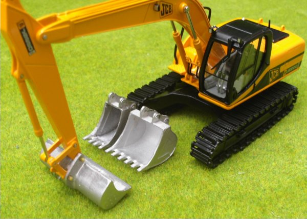 Bucket set for the JCB JS220