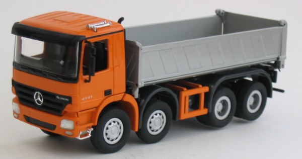 Actros 4-axle truck with 3-way tipping body