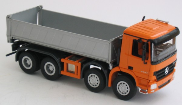 Actros 4-axle truck with 3-way tipping body