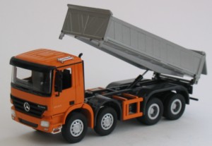 Actros 4-axle truck with 3-way tipping body