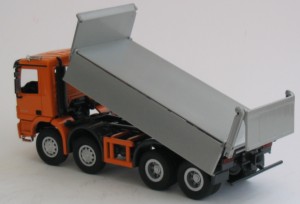 Actros 4-axle truck with 3-way tipping body