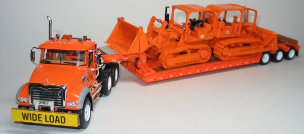Mack Granite with Talbert lowboy in Iowa colours