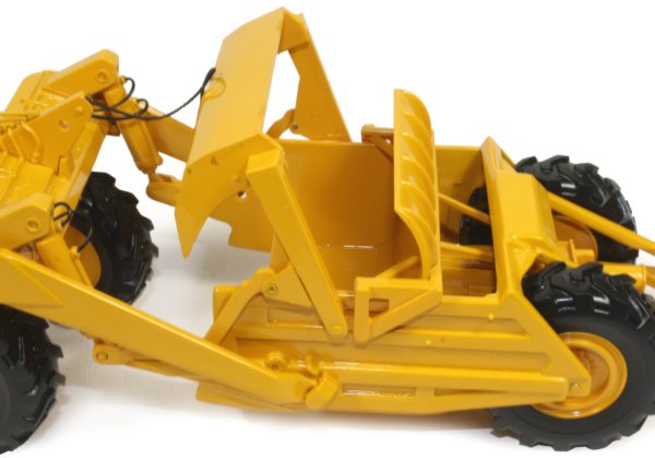 Allis Chalmers HD21 with towed scraper