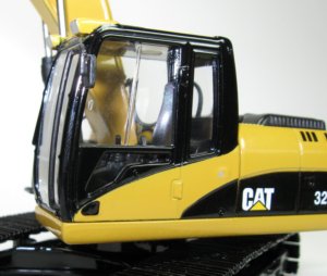 Caterpillar 320DL Tracked Excavator