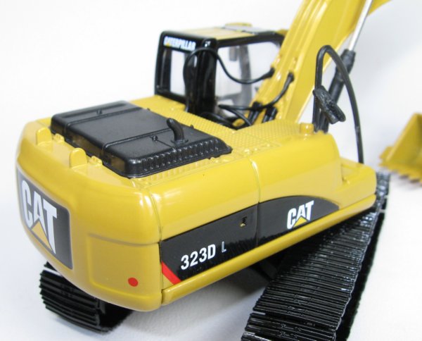 Caterpillar 323D Tracked Excavator