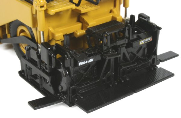 Caterpillar AP600D wheeled paver