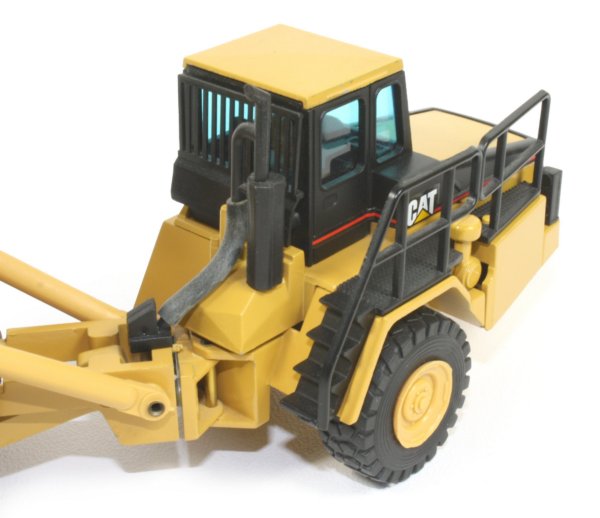 Caterpillar D250E
