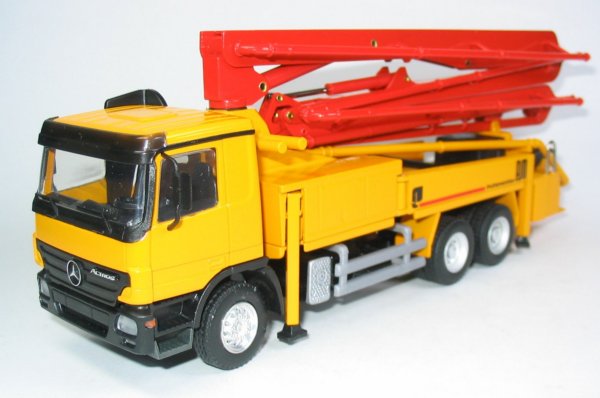 Putzmeister M36 concrete pump