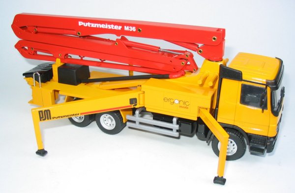 Putzmeister M36 concrete pump