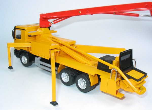 Putzmeister M36 concrete pump