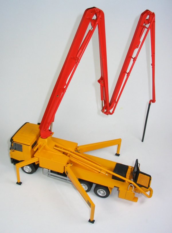Putzmeister M36 concrete pump