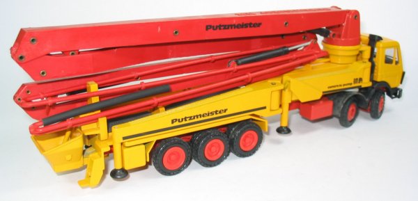 Putzmeister M52 concrete pump