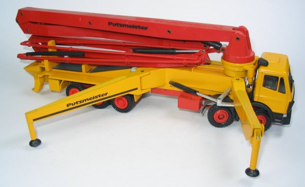 Putzmeister M52 concrete pump
