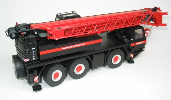 Grove GMK3055 in Mammoet Livery