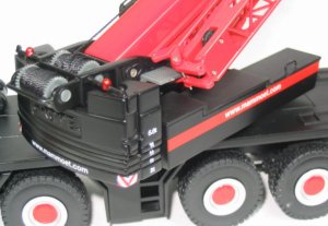 Grove GMK3055 in Mammoet Livery