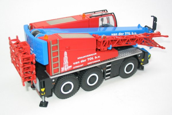 Liebherr LTC1055-3.1 in Van Der Tol livery