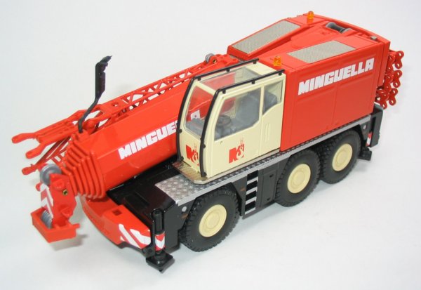 Liebherr LTC1055-3.1 in Minguella livery