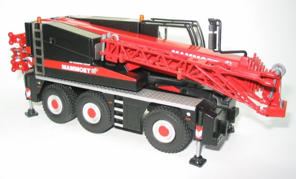 Liebherr LTC1055-3.1 in Mammoet livery