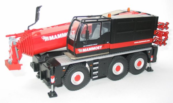 Liebherr LTC1055-3.1 in Mammoet livery