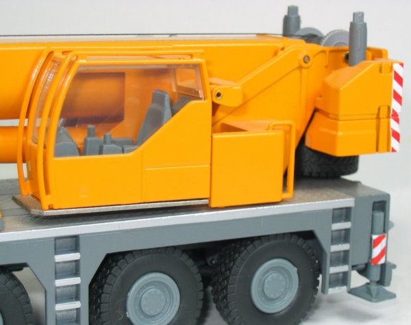 Liebherr LTM1070-4.1 Mobile Crane