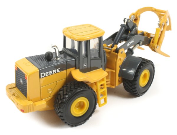 Deere 824J log loader