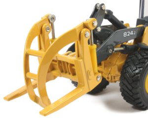 Deere 824J log loader