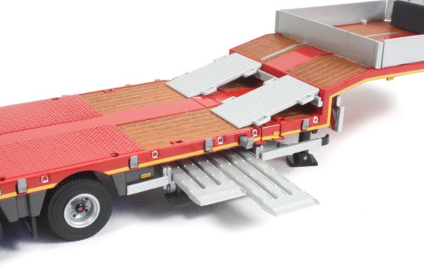 Iveco Stralis with Nooteboom OSDS-58-04V