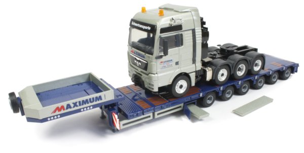 MAN TGX XXL with Goldhofer STZ-H6 Semi-Trailer