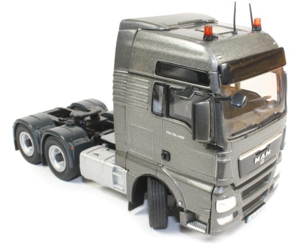 MAN TGX with Nooteboom 3-axle Pendel-X Trailer