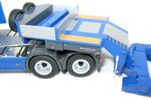 Scania 6x4 with Nooteboom 2-axle Pendel X trailer