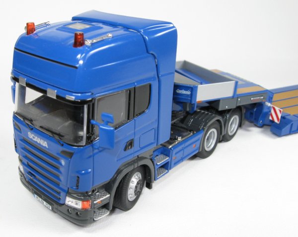 Scania 6x4 with Nooteboom 2-axle Pendel X trailer