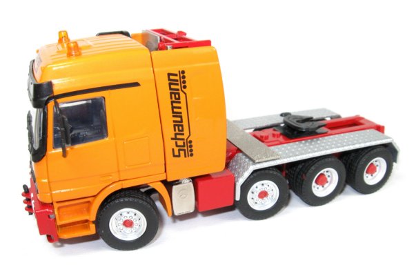 Schaumann 8x4 with Goldhofer Tube Transporter