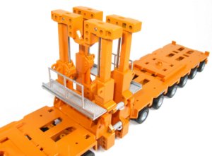 Schaumann 8x4 with Goldhofer Tube Transporter