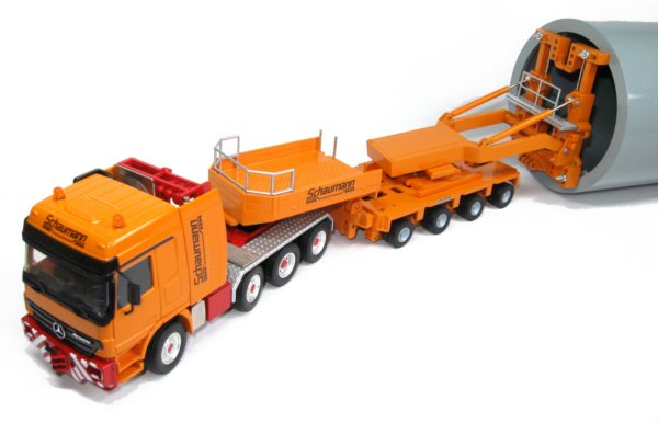 Schaumann 8x4 with Goldhofer Tube Transporter