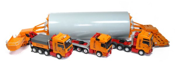 Schaumann 8x4 with Goldhofer Tube Transporter