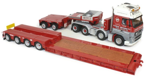 Miniature Construction World - Volvo 8x4 with Nooteboom Low