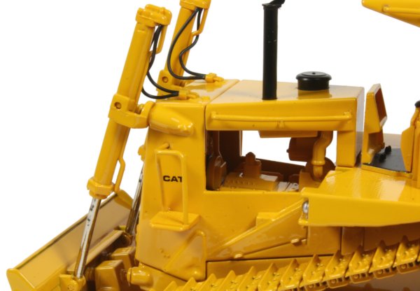 Caterpillar D9L with Push Blade