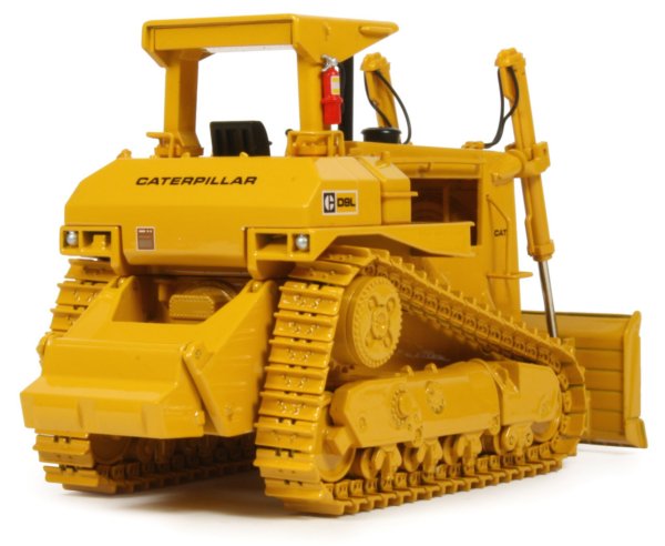 Caterpillar D9L with Push Blade