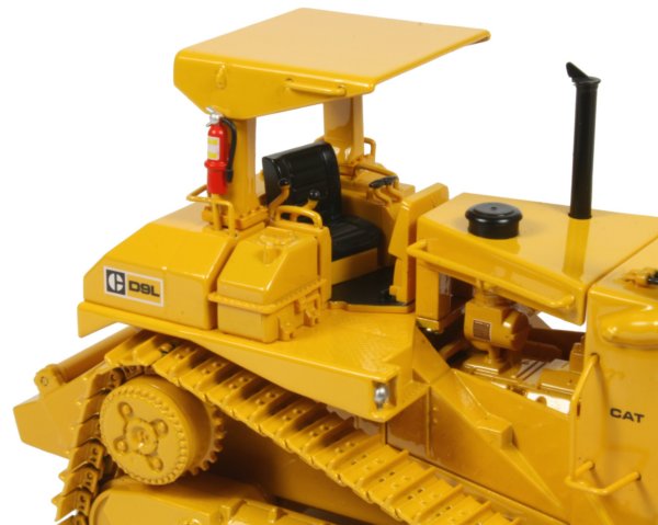 Caterpillar D9L with Push Blade
