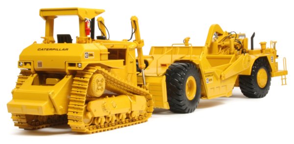 Caterpillar D9L with Push Blade