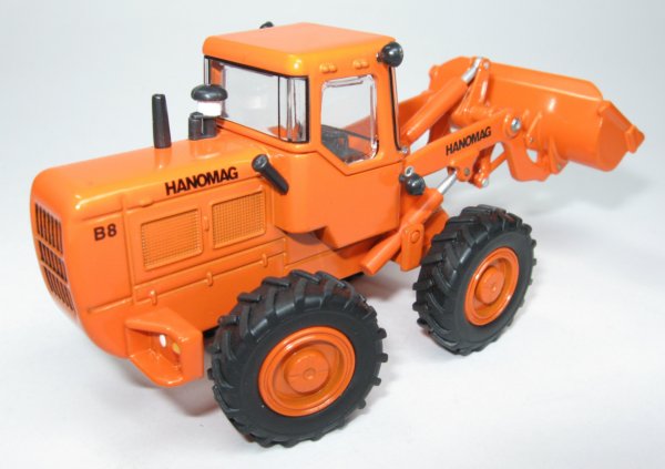Hanomag B8 Wheel Loader