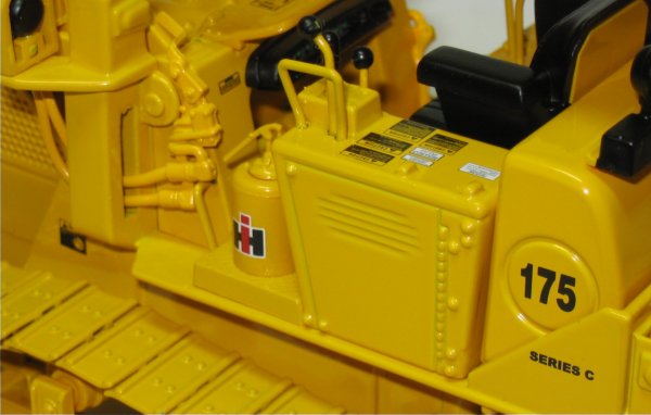 International Harvester 175C tracked loader