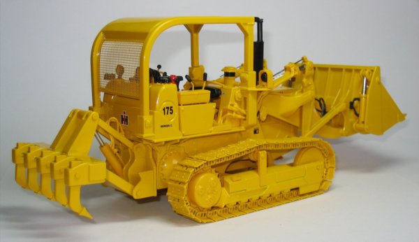 International Harvester 175C tracked loader